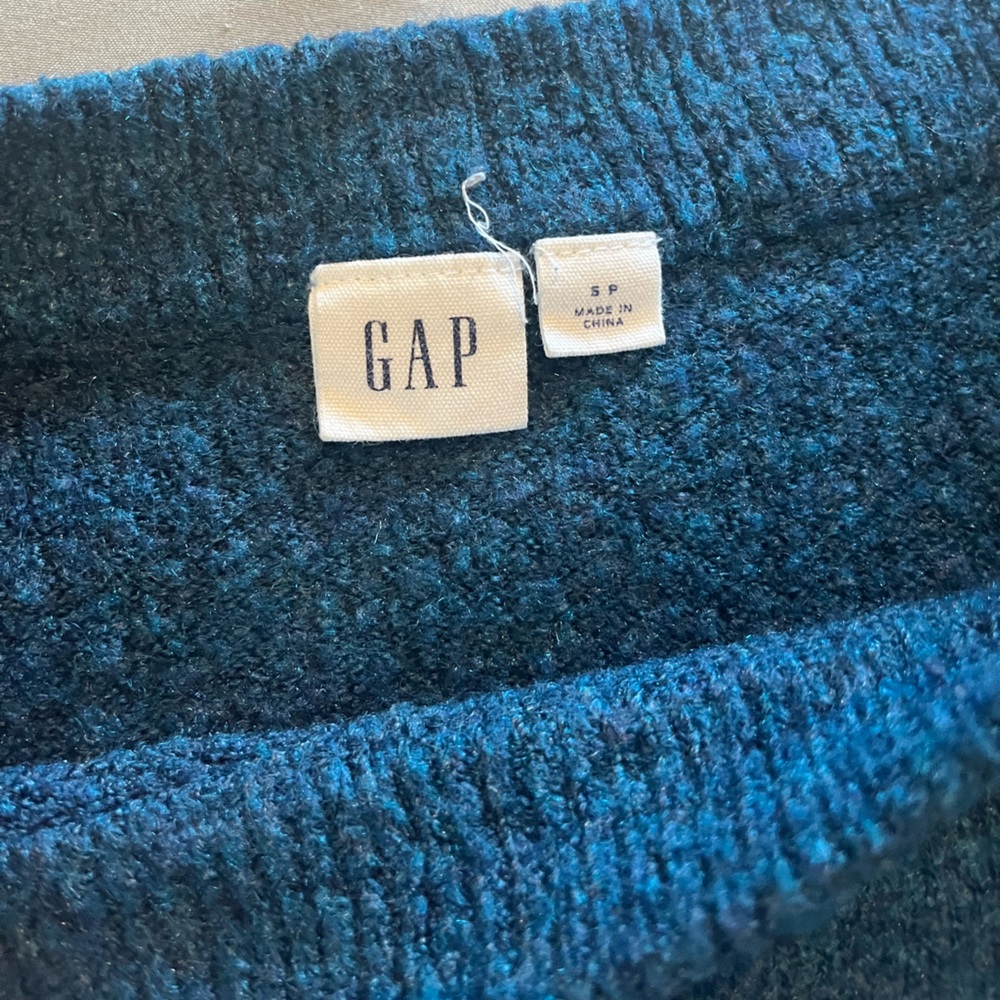 Gap blue sweater. Size small